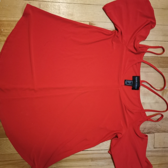 Red t shirt - Picture 1 of 3